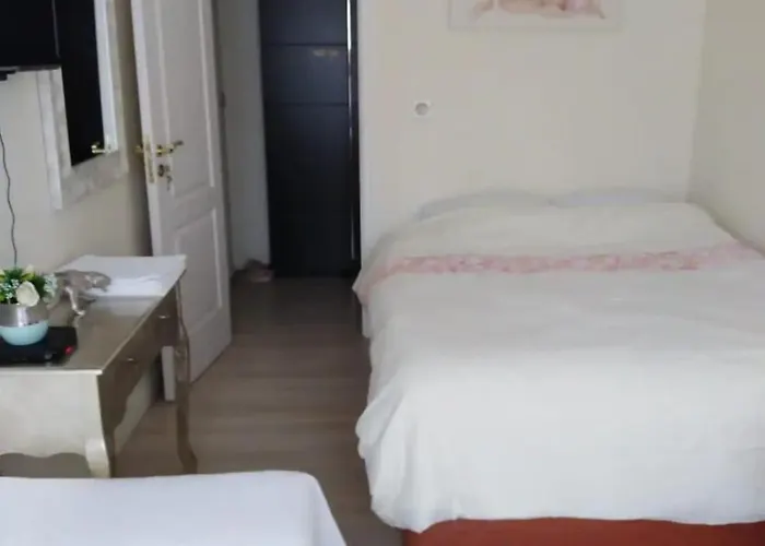 Centro Shared Bathroom Wifi Homestay